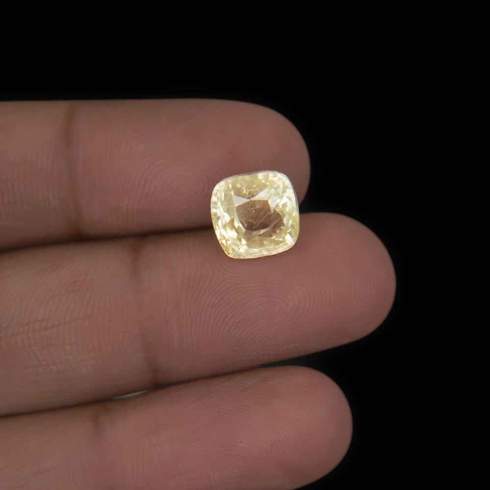 Yellow Sapphire - 6.95 Carat