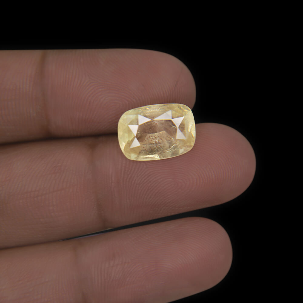 Yellow Sapphire - 8.76 Carat