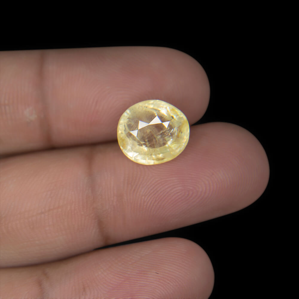 Yellow Sapphire - 6.79 Carat