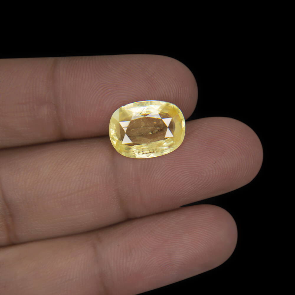 Yellow Sapphire - 7.82 Carat