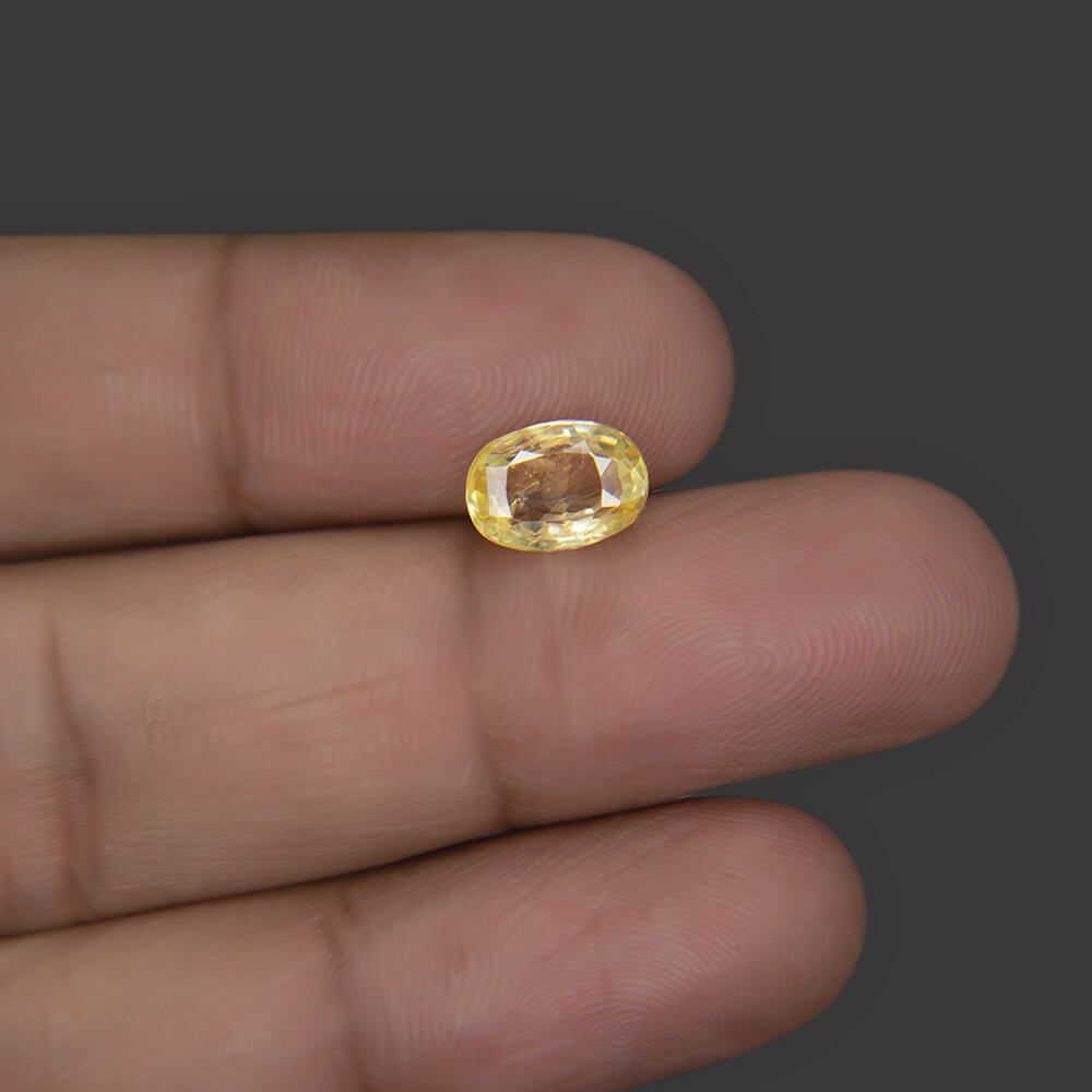 Yellow Sapphire - 2.47 Carat