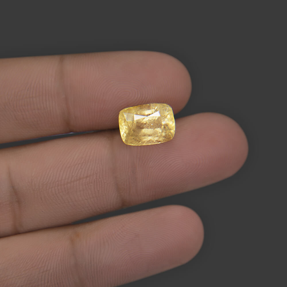 Yellow Sapphire - 7.19 Carat