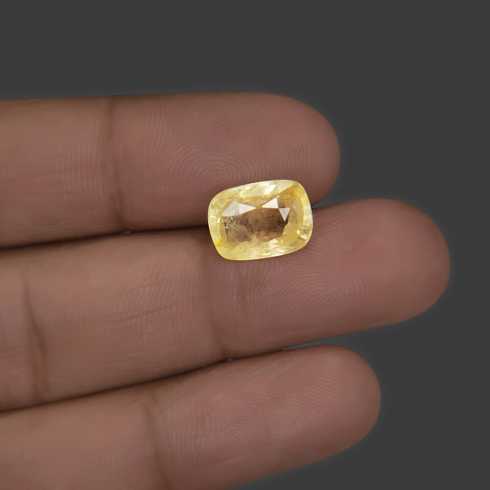 Yellow Sapphire - 6.74 Carat