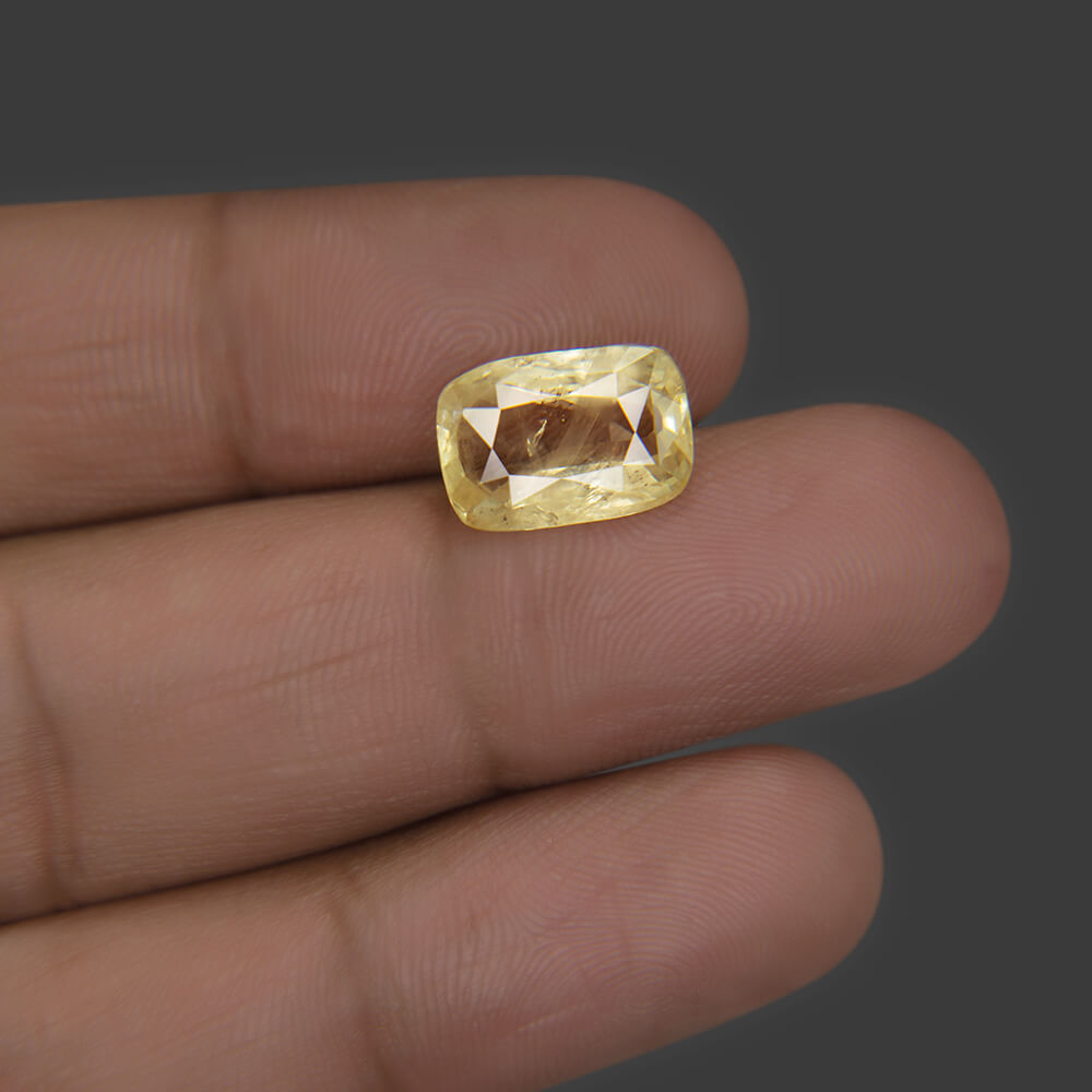 Yellow Sapphire - 6.66 Carat