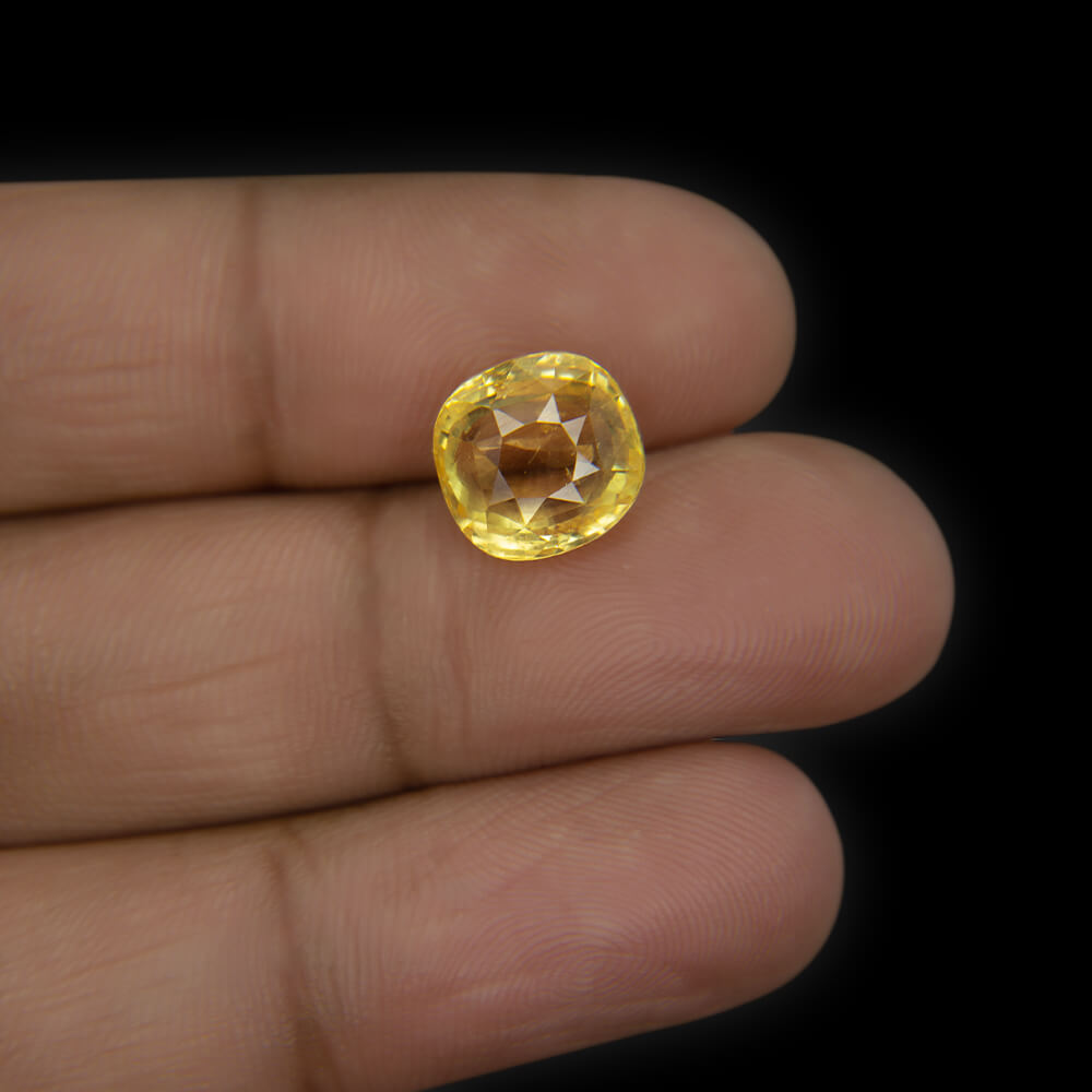 Yellow Sapphire (Pukhraj) Sri Lanka - 5.94 Carat (6.50 Ratti)