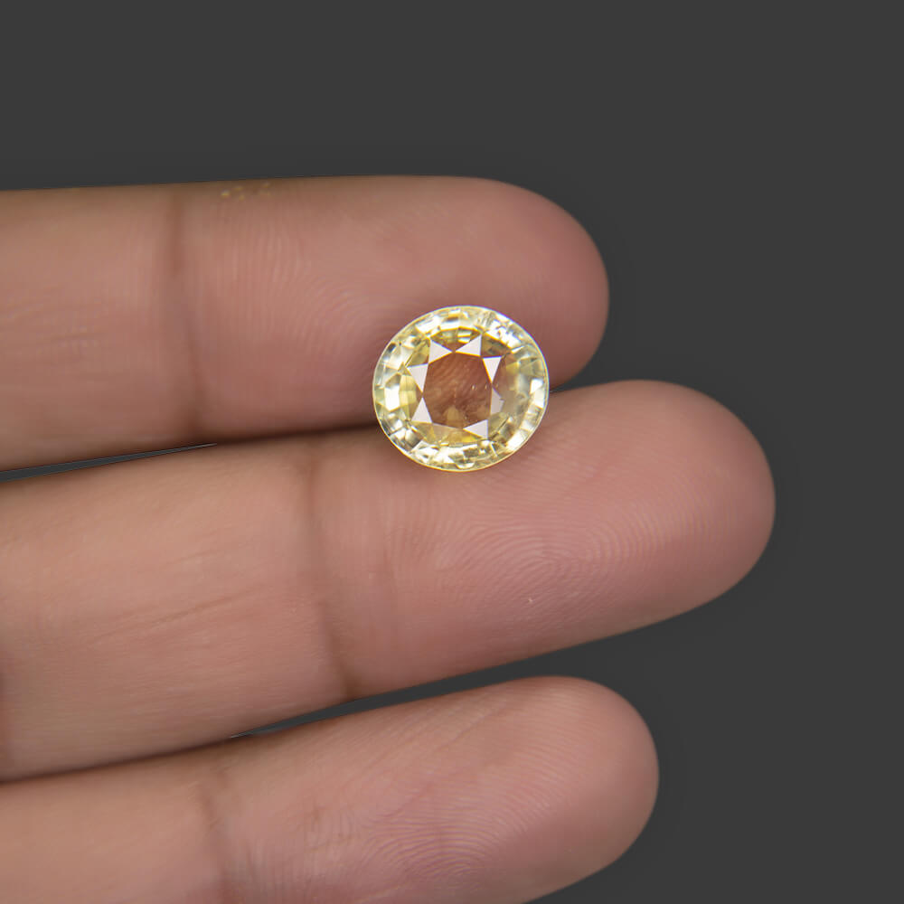 Yellow Sapphire - 5.83 Carat