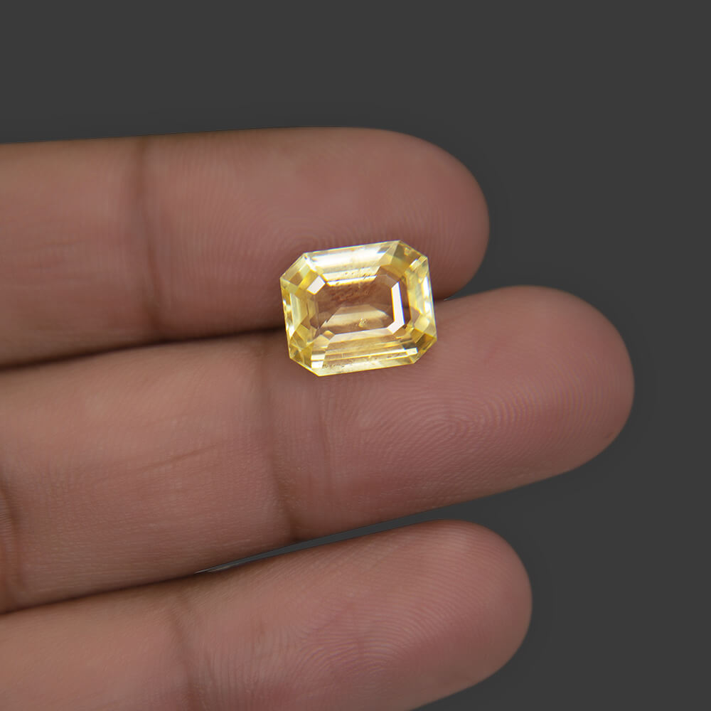 Yellow Sapphire - 6.62 Carat