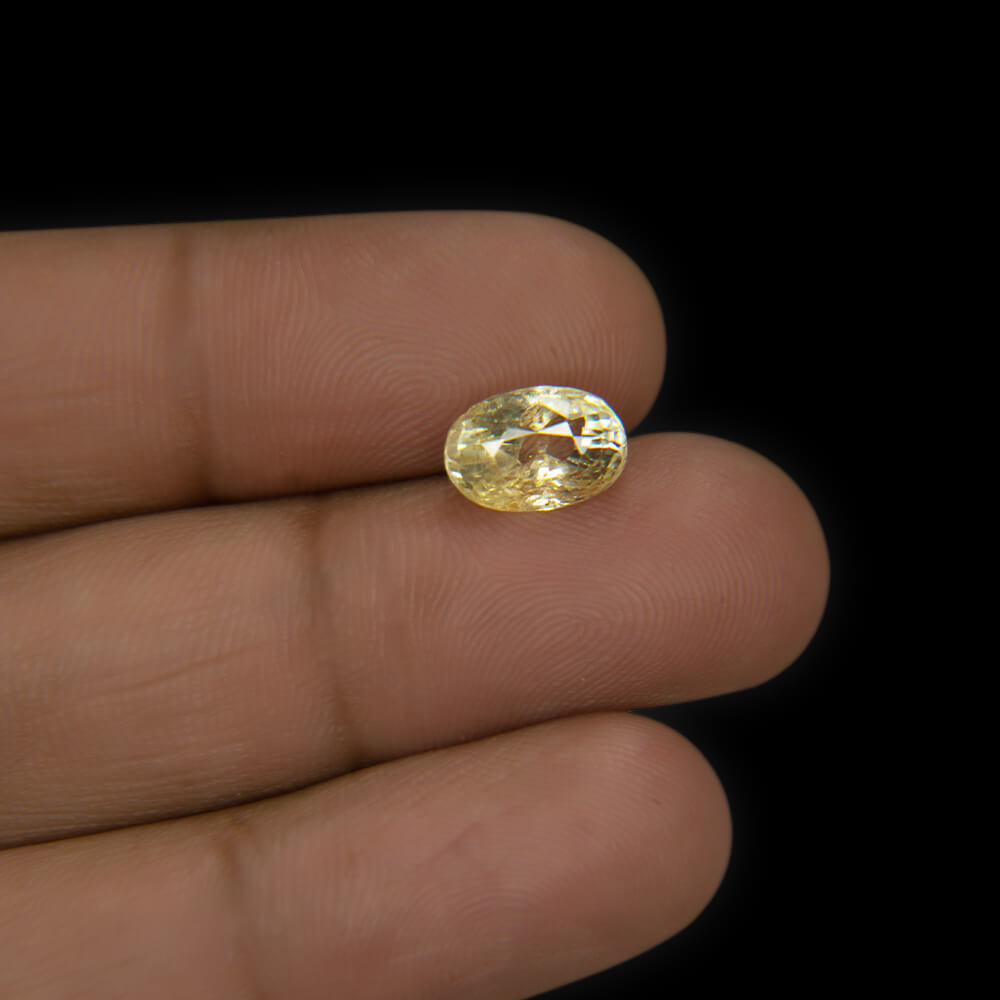 Yellow Sapphire (Pukhraj) Sri Lanka - 4.02 Carat (4.50 Ratti)