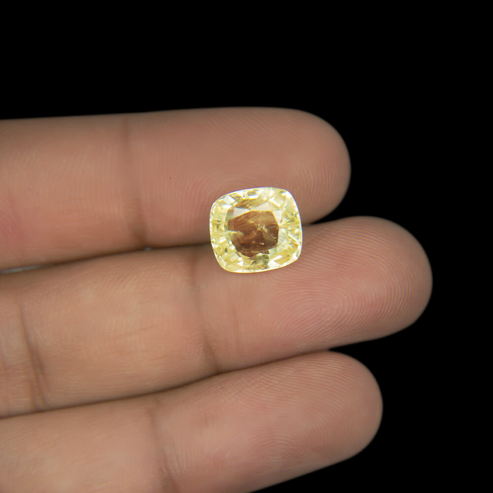 Yellow Sapphire (Pukhraj) Sri Lanka - 6.31 Carat (7.00 Ratti)