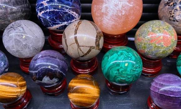 Natural Healing Crystal Stone & Beads online - Shubhgems.com